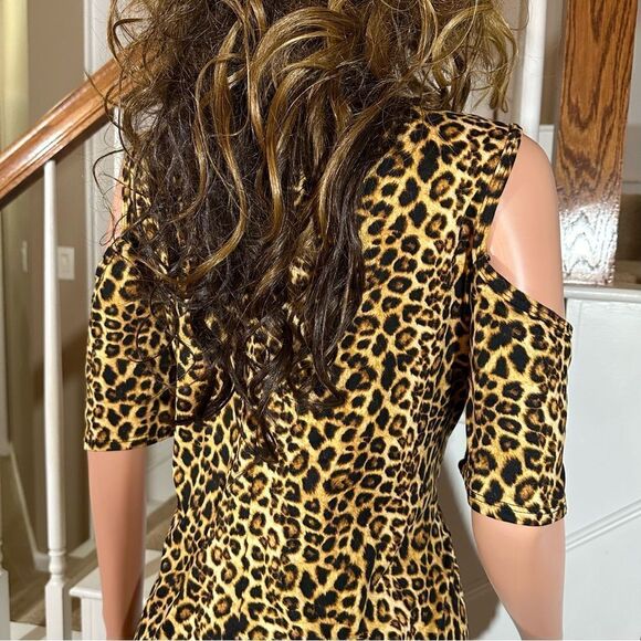 Leopard print open shoulder midi dress - Picture 12 of 13